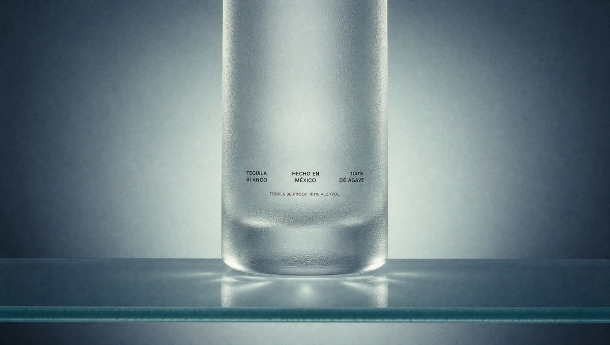 Tecán Blanco — base of the bottle with label details